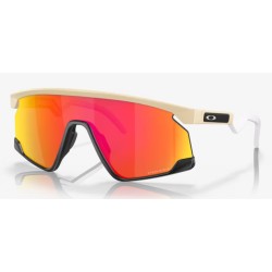 Lunettes de soleil OAKLEY...